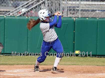 Thumbnail 3 in Vista Ridge vs. New Braunfels (Westlake Tournament) photogallery.