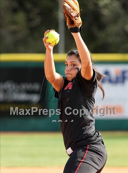 Thumbnail 2 in Vista Ridge vs. New Braunfels (Westlake Tournament) photogallery.
