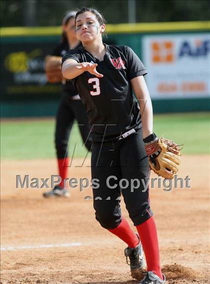 Thumbnail 3 in Vista Ridge vs. New Braunfels (Westlake Tournament) photogallery.
