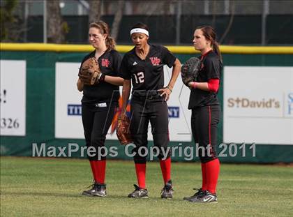 Thumbnail 3 in Vista Ridge vs. New Braunfels (Westlake Tournament) photogallery.