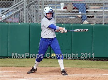 Thumbnail 3 in Vista Ridge vs. New Braunfels (Westlake Tournament) photogallery.