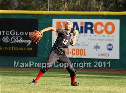 Thumbnail 3 in Vista Ridge vs. New Braunfels (Westlake Tournament) photogallery.