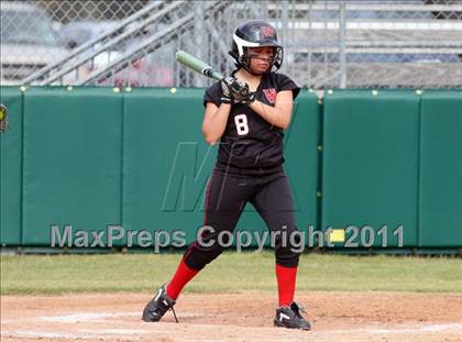 Thumbnail 3 in Vista Ridge vs. New Braunfels (Westlake Tournament) photogallery.