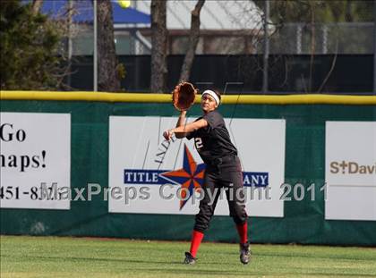 Thumbnail 3 in Vista Ridge vs. New Braunfels (Westlake Tournament) photogallery.