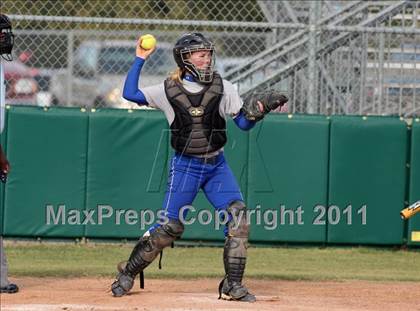 Thumbnail 2 in Vista Ridge vs. New Braunfels (Westlake Tournament) photogallery.