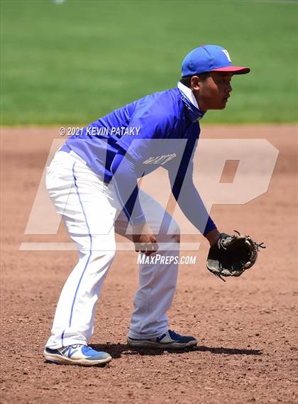 Thumbnail 1 in Waterford vs. East Catholic (CIAC Class M Semifinal) photogallery.