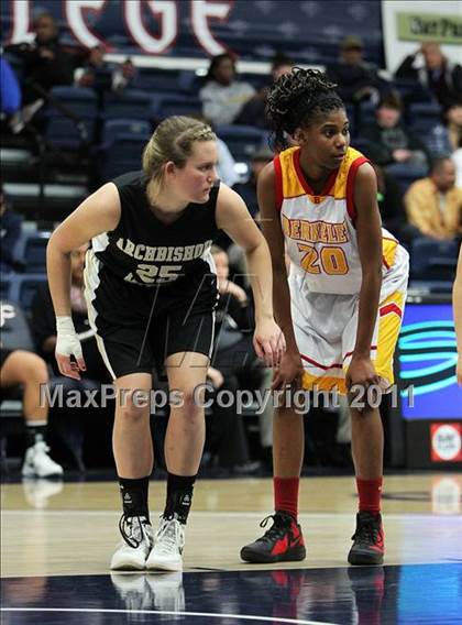 Thumbnail 2 in Archbishop Mitty vs. Berkeley (Miramonte Holiday Classic) photogallery.