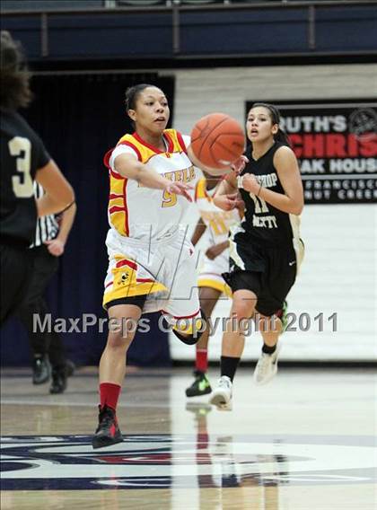 Thumbnail 1 in Archbishop Mitty vs. Berkeley (Miramonte Holiday Classic) photogallery.