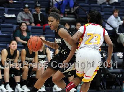 Thumbnail 2 in Archbishop Mitty vs. Berkeley (Miramonte Holiday Classic) photogallery.