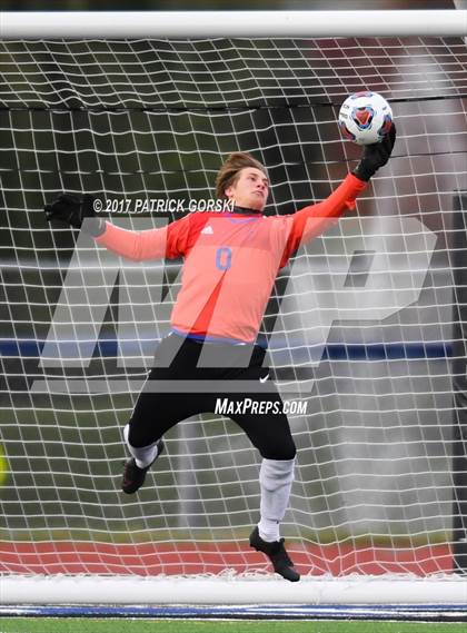 Thumbnail 2 in St. Patrick vs. Freeport (IHSA 2A Super-Sectional) photogallery.