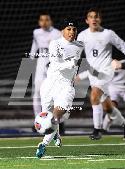 Thumbnail 2 in St. Patrick vs. Freeport (IHSA 2A Super-Sectional) photogallery.