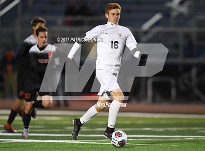 Thumbnail 3 in St. Patrick vs. Freeport (IHSA 2A Super-Sectional) photogallery.