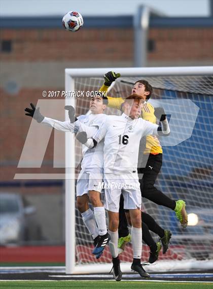 Thumbnail 3 in St. Patrick vs. Freeport (IHSA 2A Super-Sectional) photogallery.