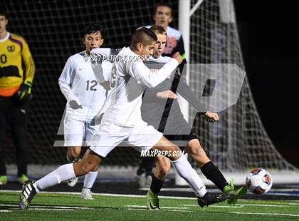 Thumbnail 2 in St. Patrick vs. Freeport (IHSA 2A Super-Sectional) photogallery.