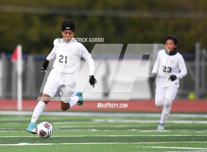 Thumbnail 3 in St. Patrick vs. Freeport (IHSA 2A Super-Sectional) photogallery.