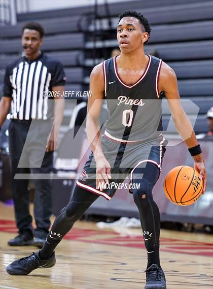 Thumbnail 1 in Pines Charter vs South Plantation (Sunshine State Preseason Classic) photogallery.