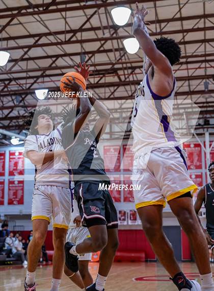 Thumbnail 1 in Pines Charter vs South Plantation (Sunshine State Preseason Classic) photogallery.