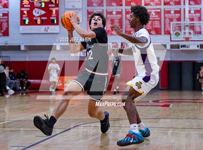 Thumbnail 3 in Pines Charter vs South Plantation (Sunshine State Preseason Classic) photogallery.