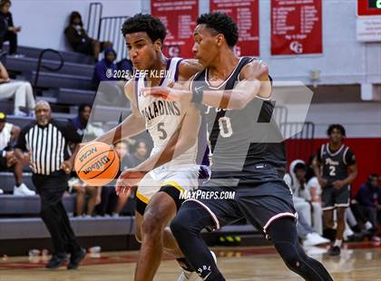 Thumbnail 2 in Pines Charter vs South Plantation (Sunshine State Preseason Classic) photogallery.