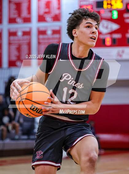 Thumbnail 3 in Pines Charter vs South Plantation (Sunshine State Preseason Classic) photogallery.