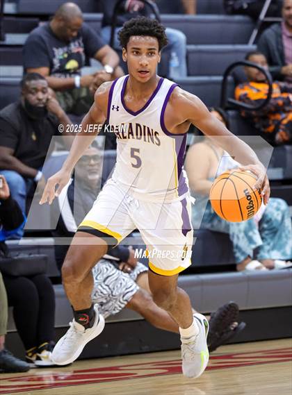 Thumbnail 1 in Pines Charter vs South Plantation (Sunshine State Preseason Classic) photogallery.