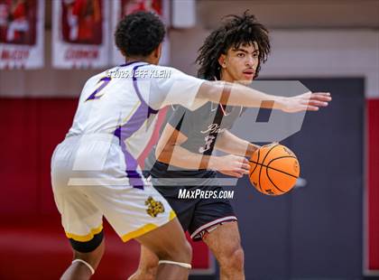 Thumbnail 3 in Pines Charter vs South Plantation (Sunshine State Preseason Classic) photogallery.