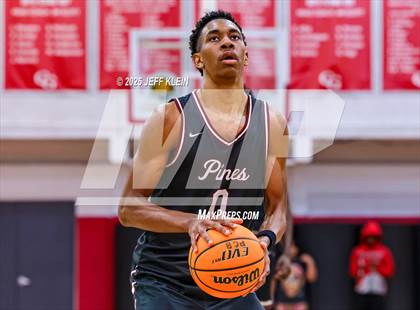 Thumbnail 2 in Pines Charter vs South Plantation (Sunshine State Preseason Classic) photogallery.