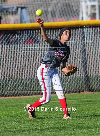 Thumbnail 1 in Ironwood Ridge vs. Tucson High Magnet School photogallery.