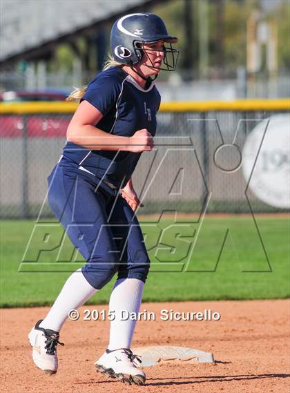 Thumbnail 2 in Ironwood Ridge vs. Tucson High Magnet School photogallery.