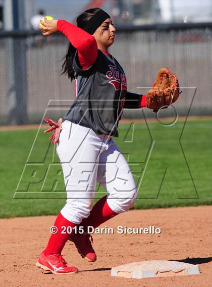 Thumbnail 3 in Ironwood Ridge vs. Tucson High Magnet School photogallery.