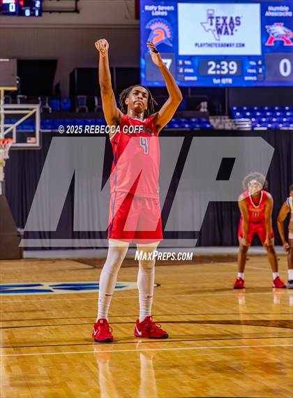 Thumbnail 2 in Atascocita vs. Seven Lakes (UIL 6A DI Regional Semis Playoff) photogallery.
