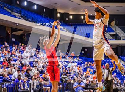 Thumbnail 2 in Atascocita vs. Seven Lakes (UIL 6A DI Regional Semis Playoff) photogallery.