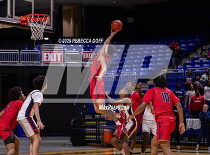 Thumbnail 1 in Atascocita vs. Seven Lakes (UIL 6A DI Regional Semis Playoff) photogallery.
