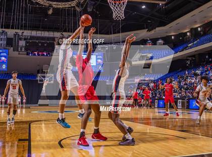 Thumbnail 2 in Atascocita vs. Seven Lakes (UIL 6A DI Regional Semis Playoff) photogallery.