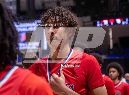 Thumbnail 2 in Atascocita vs. Seven Lakes (UIL 6A DI Regional Semis Playoff) photogallery.