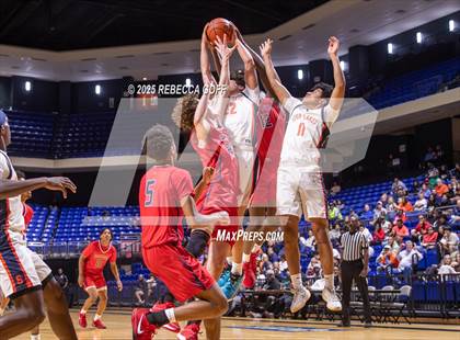 Thumbnail 3 in Atascocita vs. Seven Lakes (UIL 6A DI Regional Semis Playoff) photogallery.