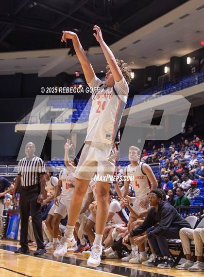 Thumbnail 3 in Atascocita vs. Seven Lakes (UIL 6A DI Regional Semis Playoff) photogallery.