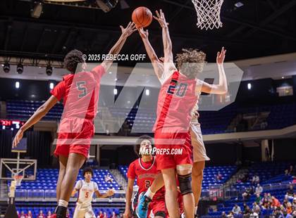 Thumbnail 1 in Atascocita vs. Seven Lakes (UIL 6A DI Regional Semis Playoff) photogallery.