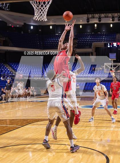 Thumbnail 2 in Atascocita vs. Seven Lakes (UIL 6A DI Regional Semis Playoff) photogallery.