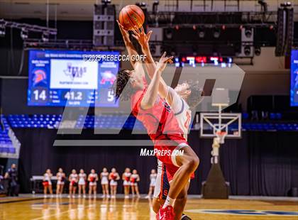 Thumbnail 1 in Atascocita vs. Seven Lakes (UIL 6A DI Regional Semis Playoff) photogallery.