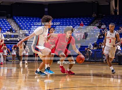 Thumbnail 1 in Atascocita vs. Seven Lakes (UIL 6A DI Regional Semis Playoff) photogallery.