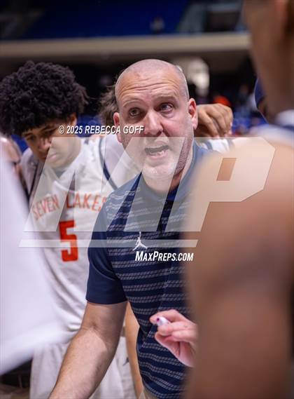 Thumbnail 2 in Atascocita vs. Seven Lakes (UIL 6A DI Regional Semis Playoff) photogallery.