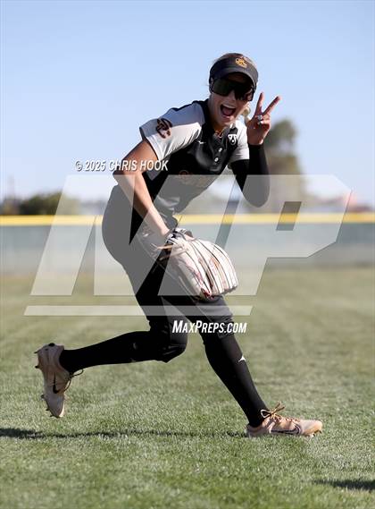 Thumbnail 3 in Mica Mountain vs Salpointe Catholic (AIA Softball 4A Semifinal) photogallery.