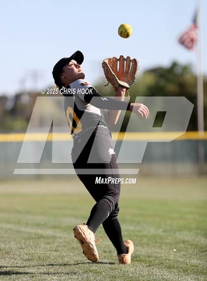 Thumbnail 2 in Mica Mountain vs Salpointe Catholic (AIA Softball 4A Semifinal) photogallery.