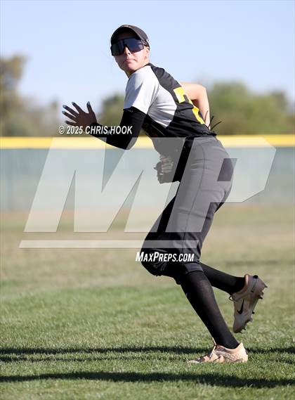 Thumbnail 1 in Mica Mountain vs Salpointe Catholic (AIA Softball 4A Semifinal) photogallery.