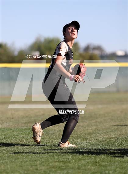 Thumbnail 3 in Mica Mountain vs Salpointe Catholic (AIA Softball 4A Semifinal) photogallery.