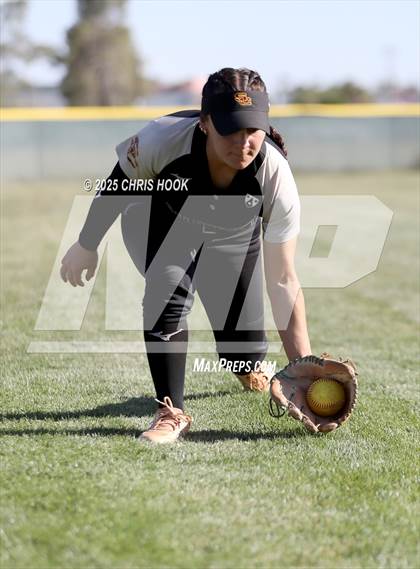 Thumbnail 1 in Mica Mountain vs Salpointe Catholic (AIA Softball 4A Semifinal) photogallery.