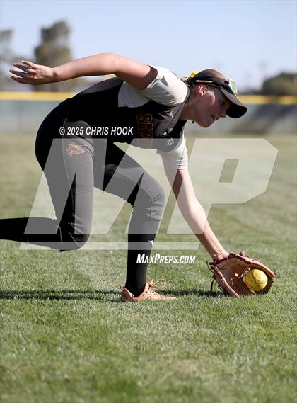 Thumbnail 2 in Mica Mountain vs Salpointe Catholic (AIA Softball 4A Semifinal) photogallery.