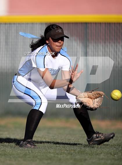 Thumbnail 2 in Mica Mountain vs Salpointe Catholic (AIA Softball 4A Semifinal) photogallery.