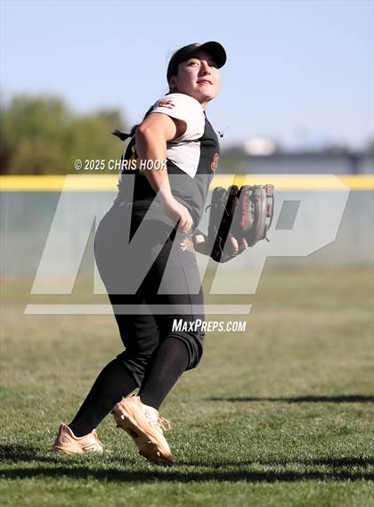 Thumbnail 3 in Mica Mountain vs Salpointe Catholic (AIA Softball 4A Semifinal) photogallery.